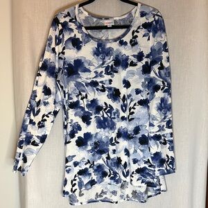 LuLaRoe Lynnae Blue Floral Long Sleeve Top. Size XL.